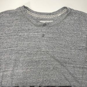 on the byas Cotton-Blend Heather Grey Long Sleeve Crewneck Button-Up Tee -Size M